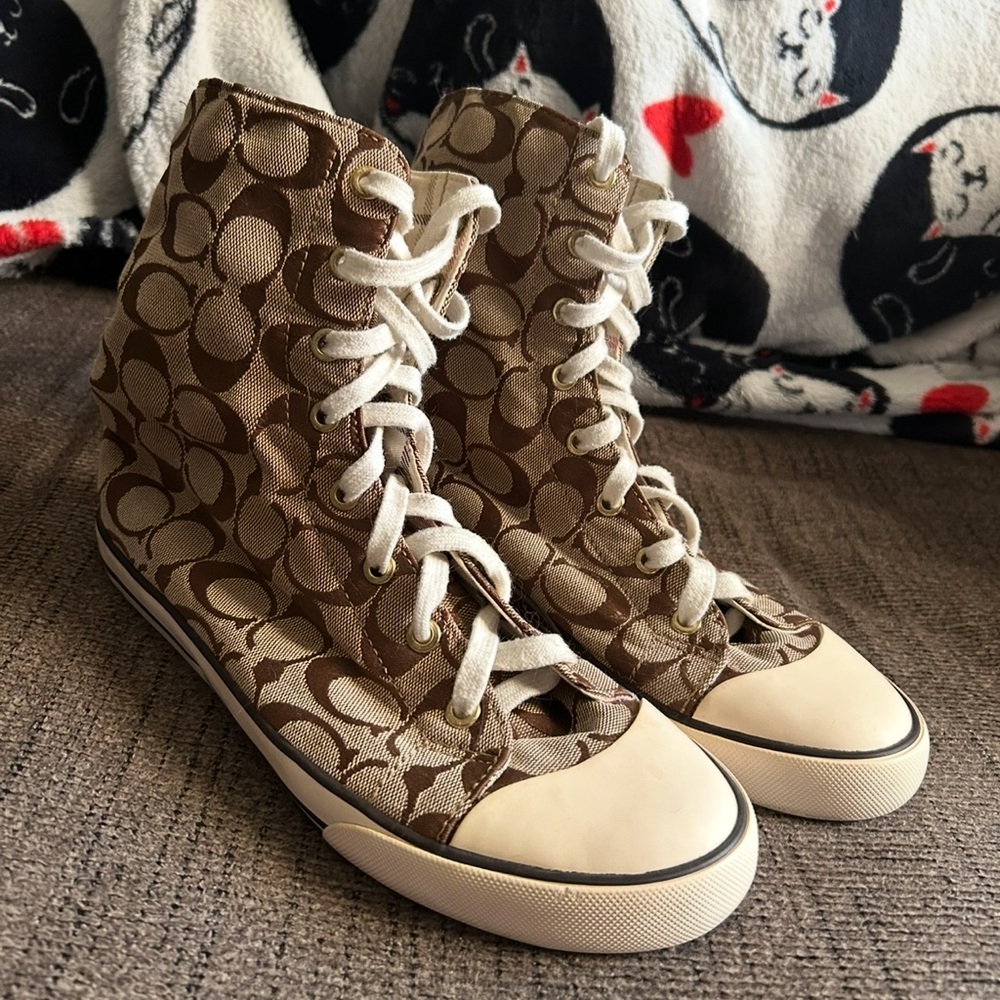 Rare Coach Bonnie Lace Up Canvas Sneakers